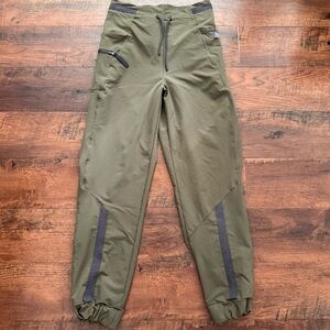 Gymshark Cargo Utility Pants in Olive green drawstrings Small outdoor athleisure